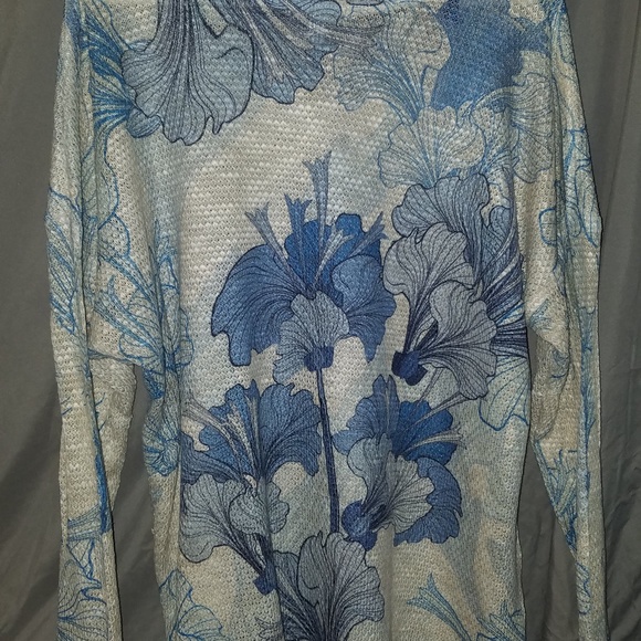 Dress Barn Knit Long Sleeved Shirt - Picture 2 of 5